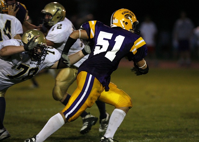 屡陷入被动 屡陷入被动